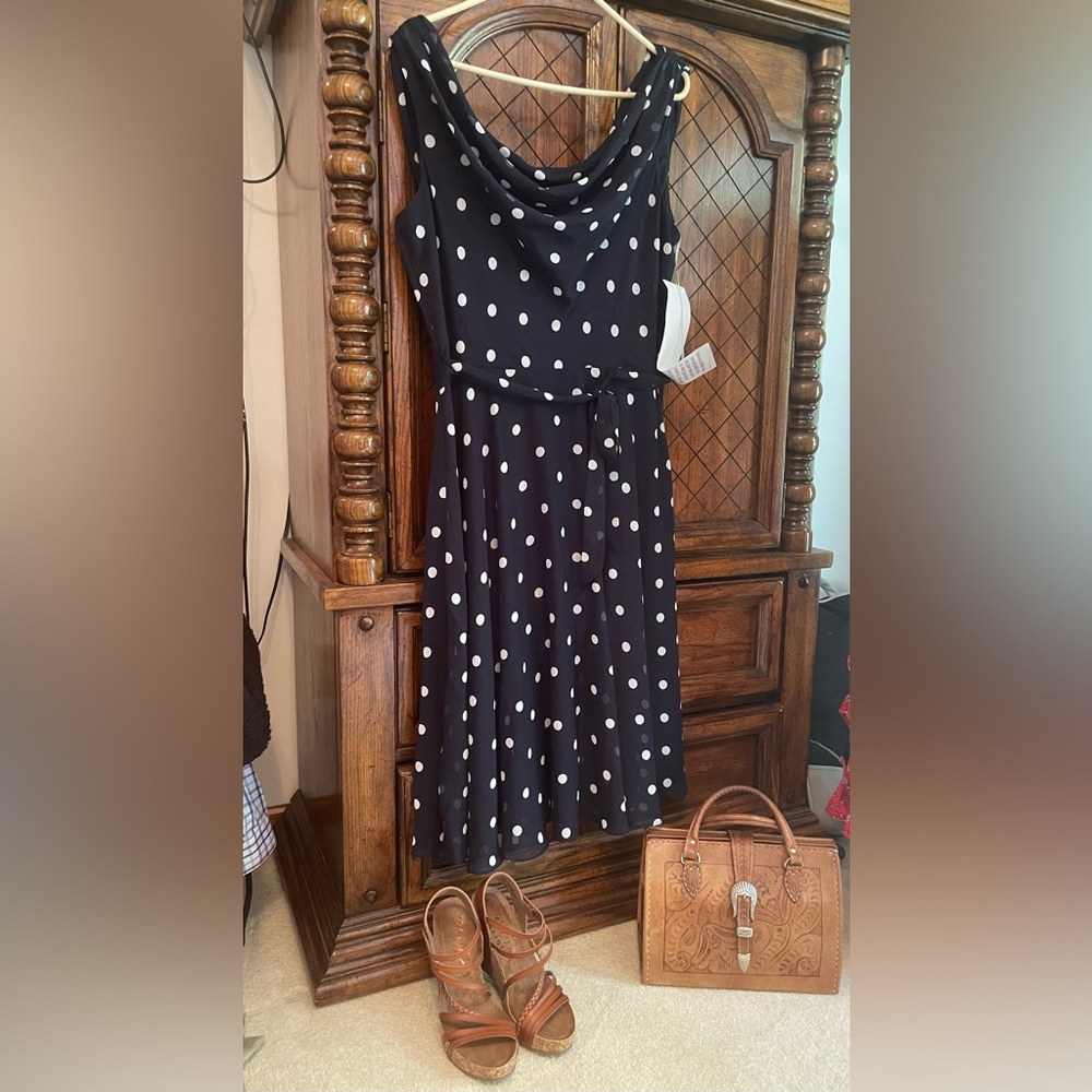 Size 16 Navy Polka dot sleeveless dress 🌈 Retro Vibes